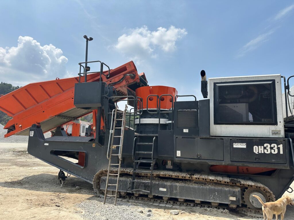 Sandic Mining SANDVIK QH331 SECOND MOBILE PLANT | KH Chin Trading Sdn Bhd